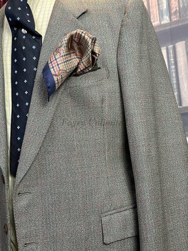 Traditional Silk Gentlemans Handkerchief/Pocket Square - Image 4
