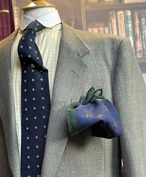 Traditional Silk Gentlemans Handkerchief/Pocket Square - Image 3