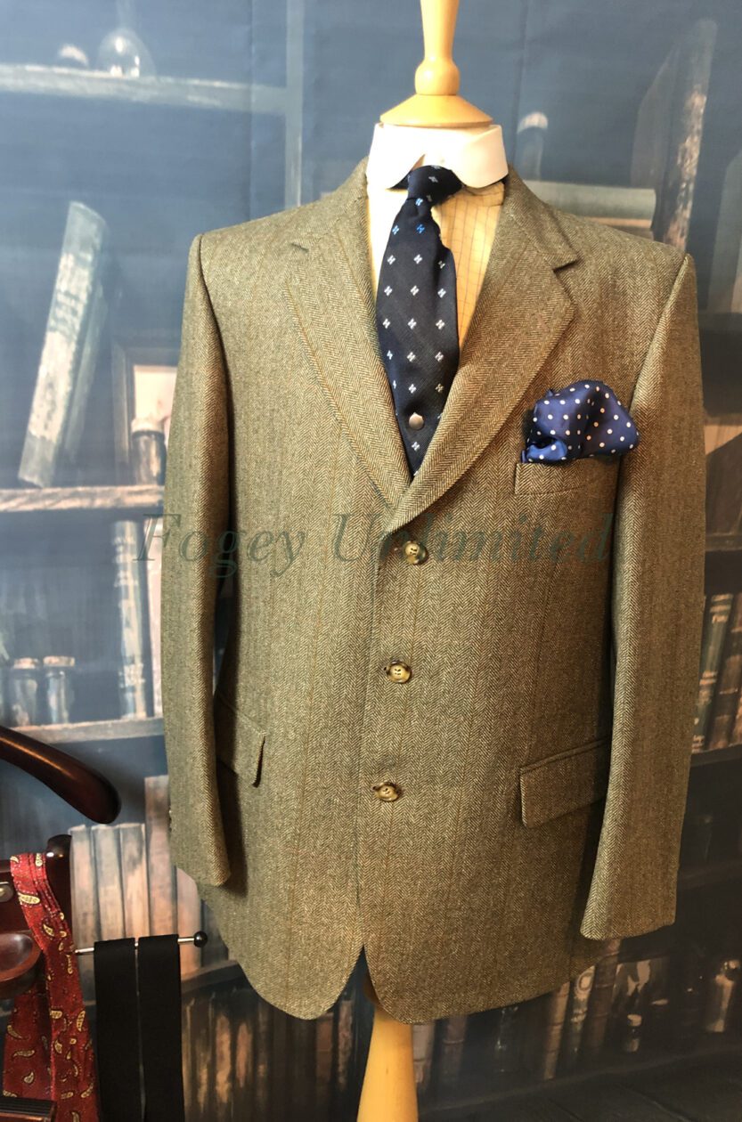 Magee Subtle Herringbone and Windowpane Tweed Hacking Jacket 42R”/107cm Chest (Ref:BLY)