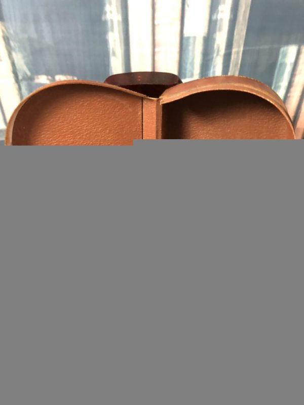 Vintage Leather Stiff Collar storage box for your detachable collars