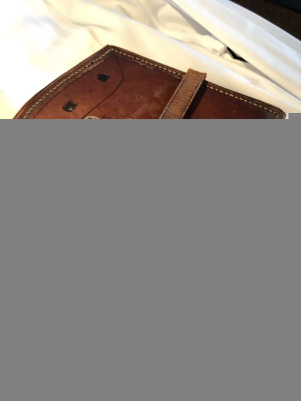 Vintage Leather Stiff Collar storage box for your detachable collars