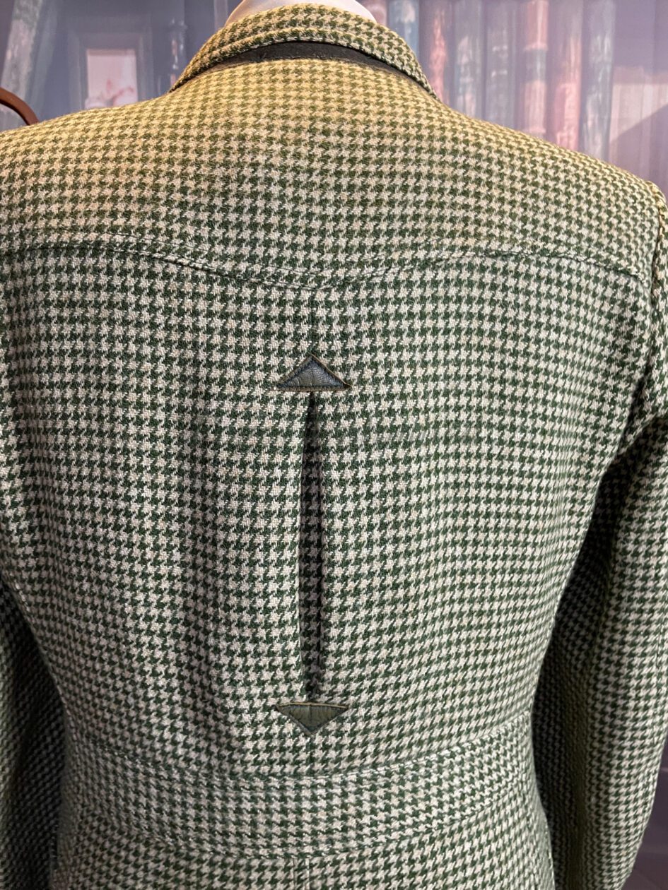 Vintage Irish Tweed Super Heavyweight Green Houndstooth Suit 40