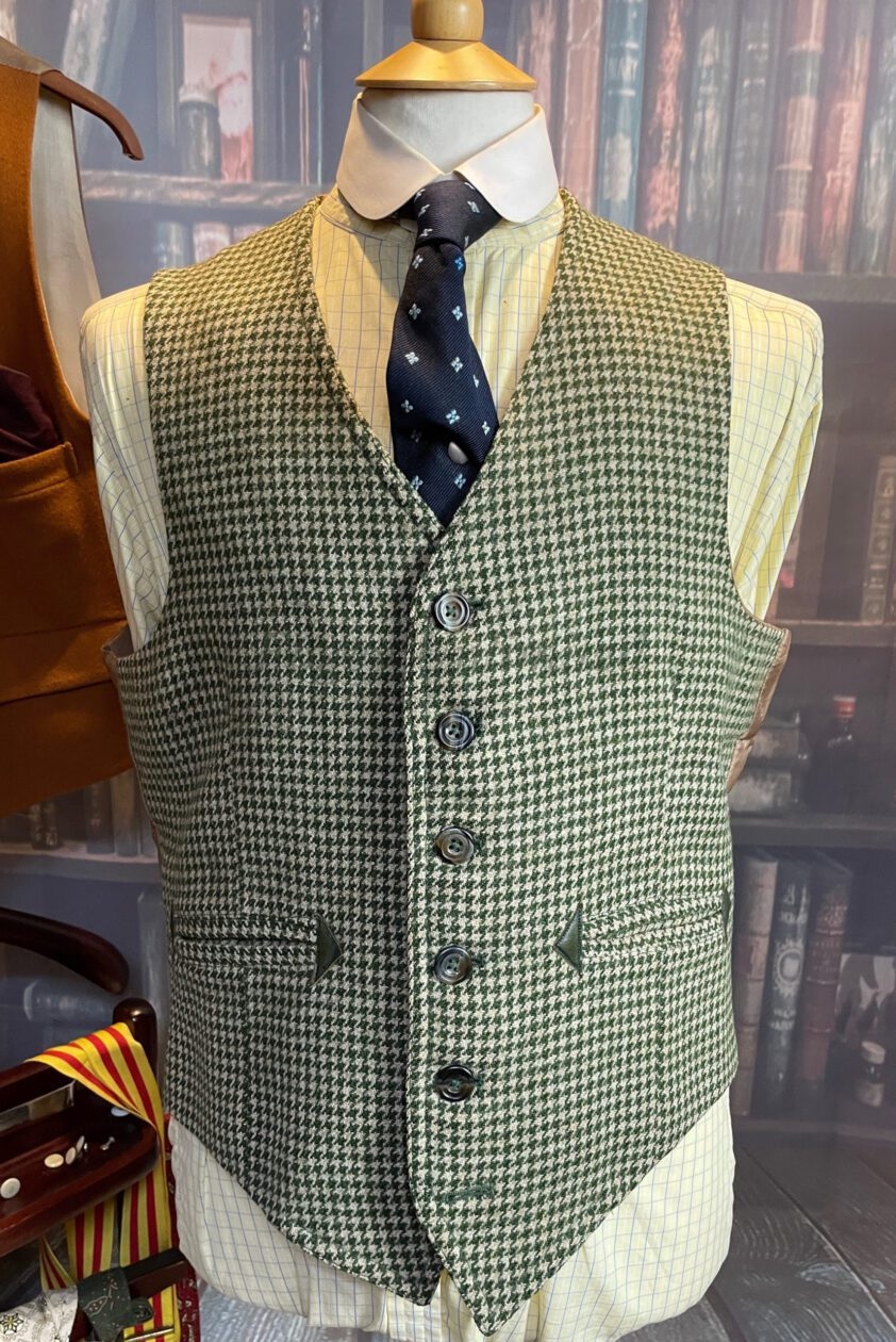 Vintage Irish Tweed Super Heavyweight Green Houndstooth Suit 40