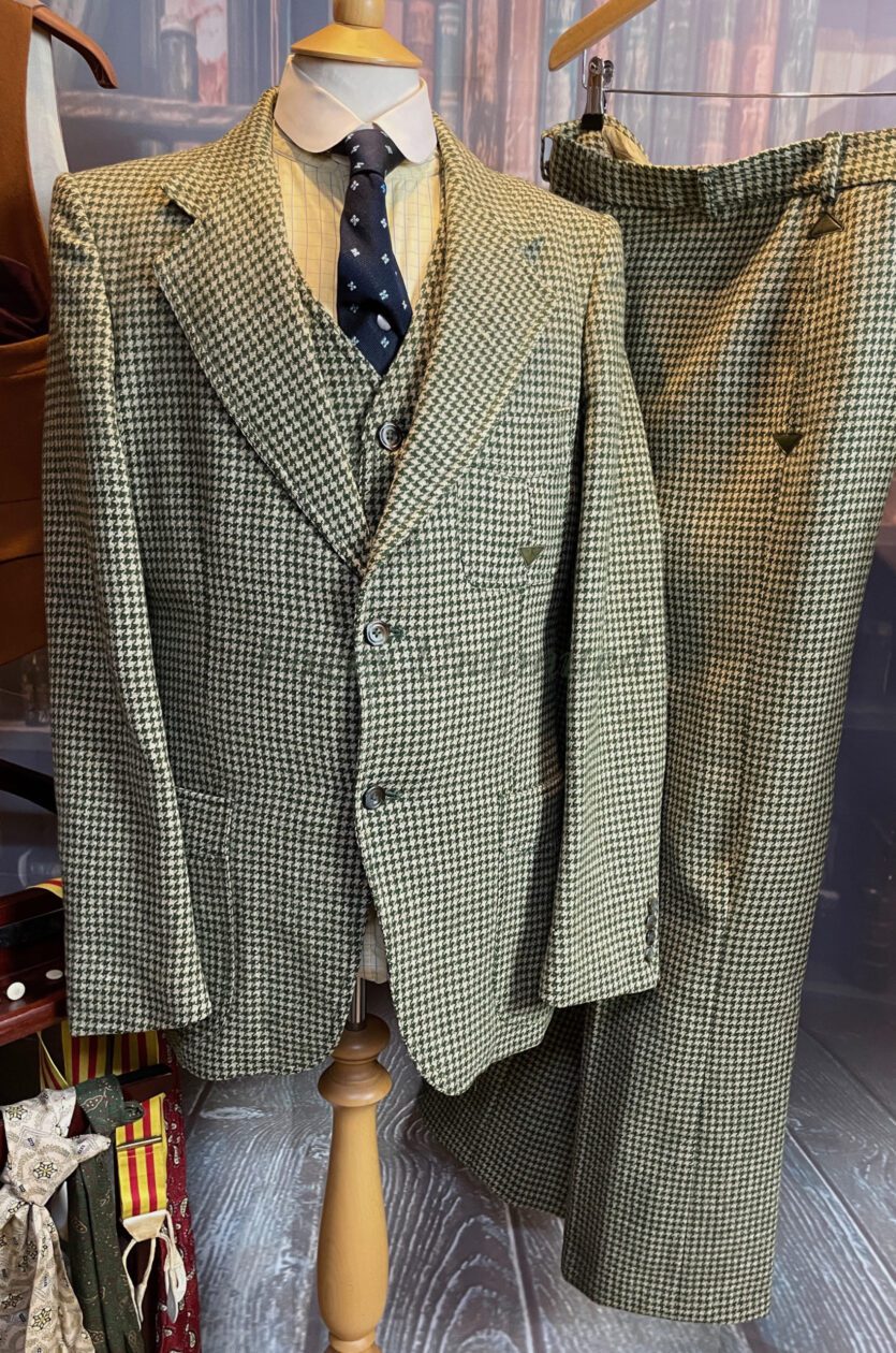 Vintage Irish Tweed Super Heavyweight Green Houndstooth Suit 40″ Chest /36Waist.