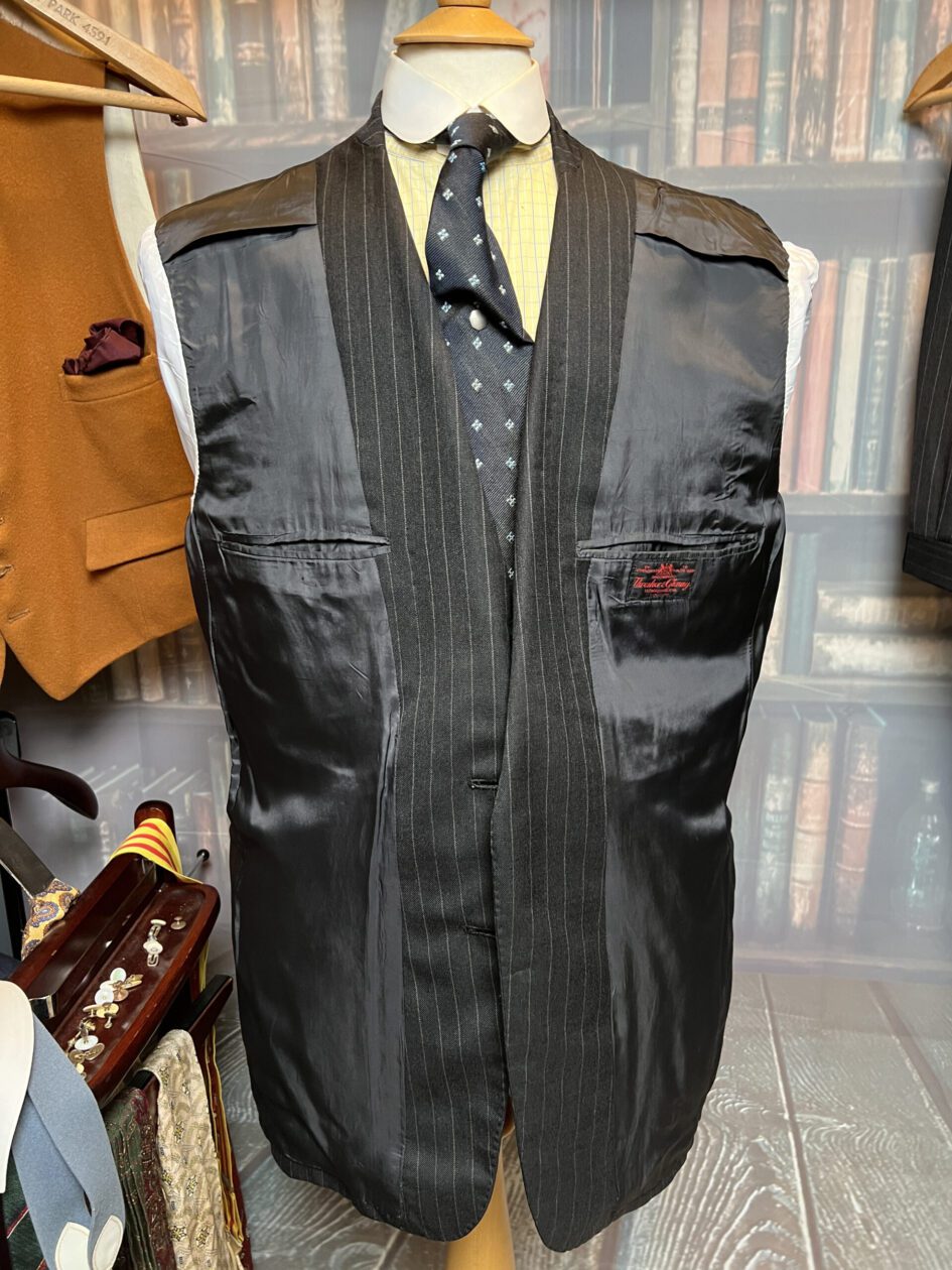 Vintage 2 Piece Thresher & Glenny Pinstripe Suit. 44CL/37W/32Leg(Ref ...