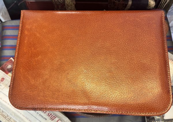 Vintage Gentleman's Accessory Set. Leather Case with full set of items. New Unused - Image 5