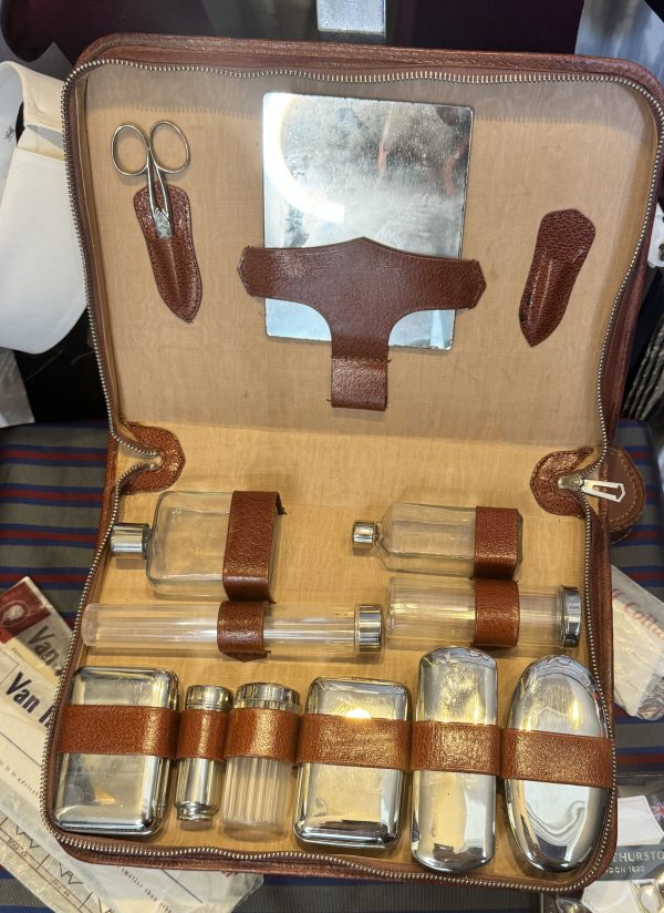 Vintage Gentleman's Accessory Set. Leather Case with full set of items. New Unused - Image 2