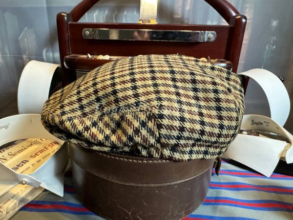 Vintage well used Herbert Johnson Tweed Caps in original box. Size: 7 1/8 58cm - Image 11