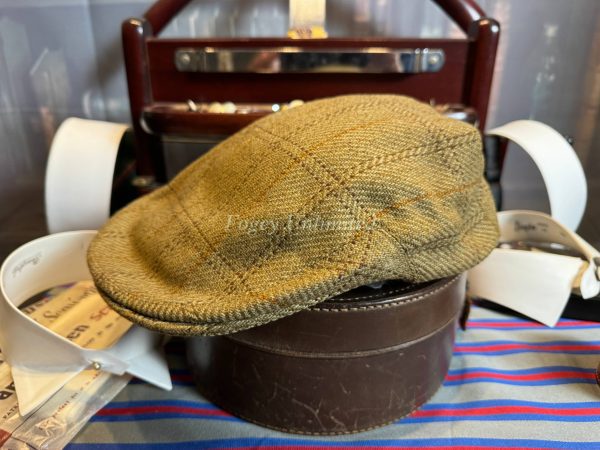 Vintage well used Herbert Johnson Tweed Caps in original box. Size: 7 1/8 58cm - Image 4