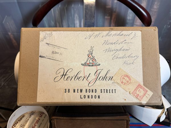 Vintage well used Herbert Johnson Tweed Caps in original box. Size: 7 1/8 58cm - Image 2