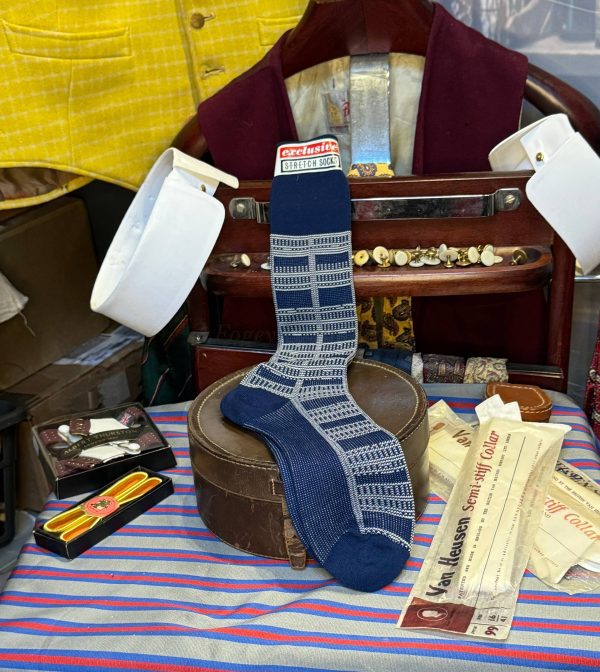 Vintage Nylon/Polyester Navy patterned socks Size 6-11 (ref:EXBS) - Image 4