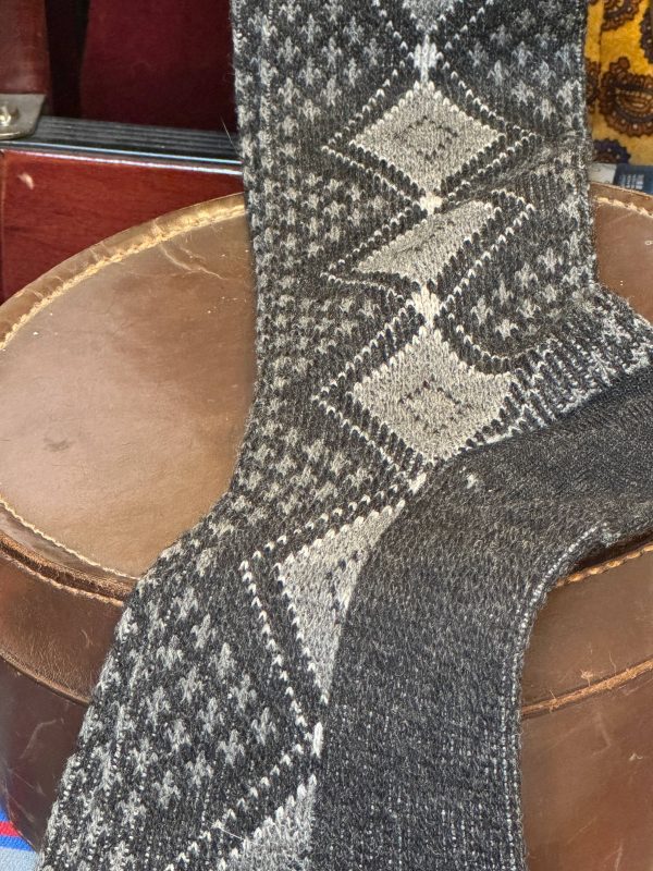 Vintage St Michael Long Grey patterned socks Size 9-11 (ref:SMGC) - Image 3