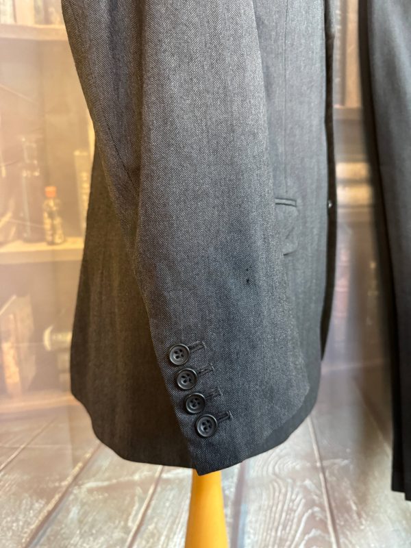 Medium weight Hackett Single Breasted Dark Grey 2 Piece Suit 38C/32W/30L (Ref: HKGR38) - Image 3