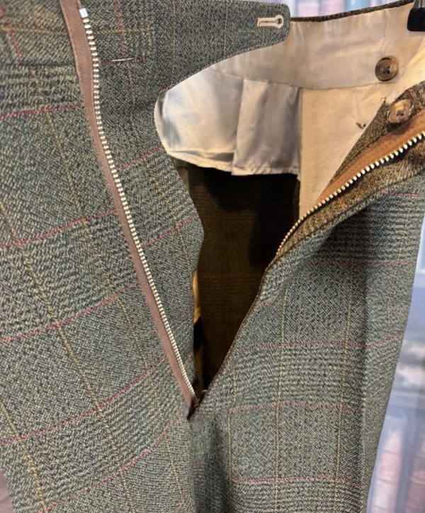 Vintage 3 Piece Thornproof Tweed Suit Chest 38"/97cm. Waist 32"/81cm. (Ref:PKME3) - Image 22
