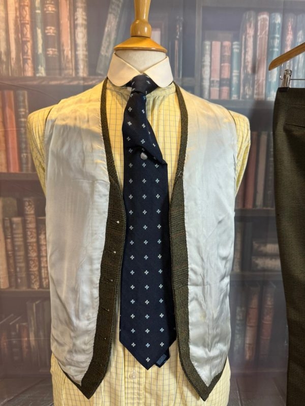 Vintage 3 Piece Thornproof Tweed Suit Chest 38"/97cm. Waist 32"/81cm. (Ref:PKME3) - Image 9
