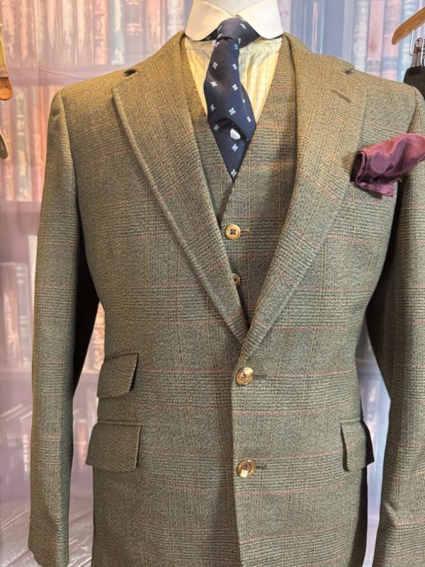 Vintage 3 Piece Thornproof Tweed Suit Chest 38"/97cm. Waist 32"/81cm. (Ref:PKME3) - Image 7