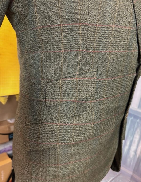Vintage 3 Piece Thornproof Tweed Suit Chest 38"/97cm. Waist 32"/81cm. (Ref:PKME3) - Image 6