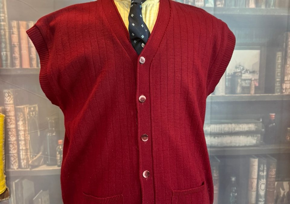 Heavy Knitted Wool Sleeveless Waistcoat/Cardigan/Vest 42″ Chest (Ref:DSH42)