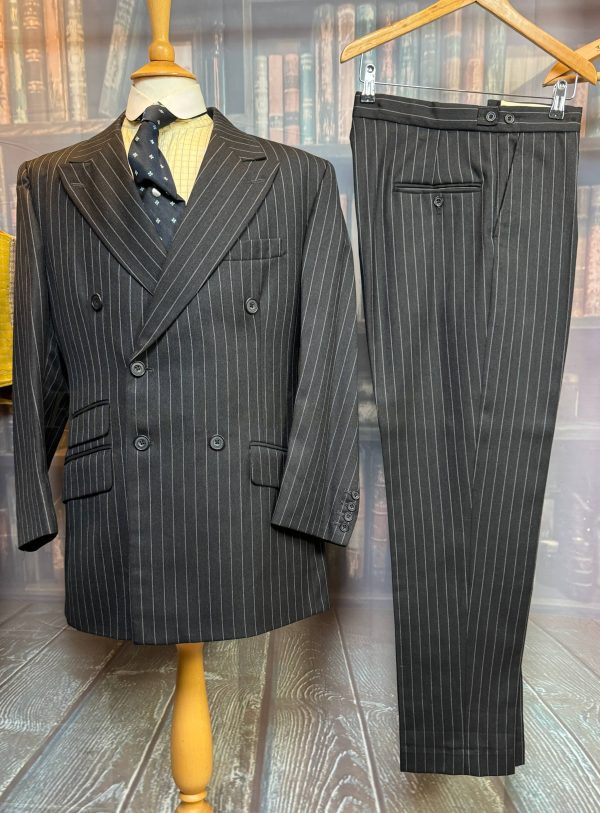 Vintage Bertie Wooster Double Breasted Chalk stripe 2 piece Suit Chest 43"/109cm. Waist 34"/87cm waist (Ref:BW43)