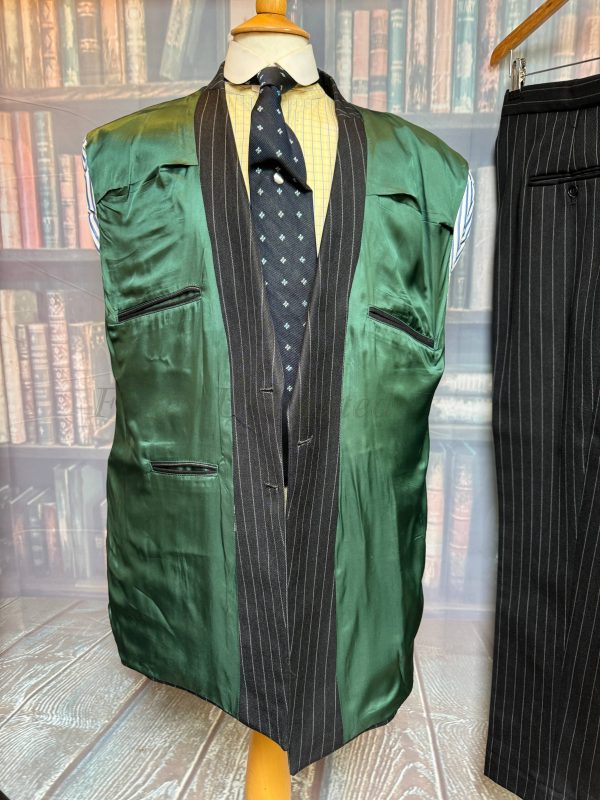 Vintage Bertie Wooster Double Breasted Chalk stripe 2 piece Suit Chest 43"/109cm. Waist 34"/87cm waist (Ref:BW43) - Image 9