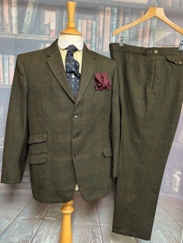 Vintage 2 Piece Burtons Town & Country Suit Dated 1969 Chest 40"/102cm. Waist 36"/91cm. (Ref:BS6940)