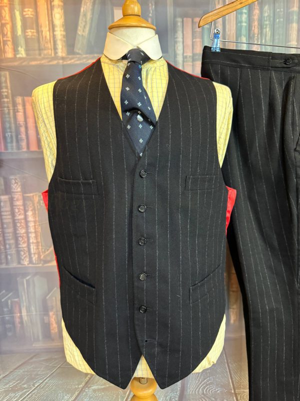 Incredible Heavyweight Bespoke Chalk stripe 3 piece Suit Chest 40"/102cm. Waist 36"/91cm  (Ref:NL40) - Image 15