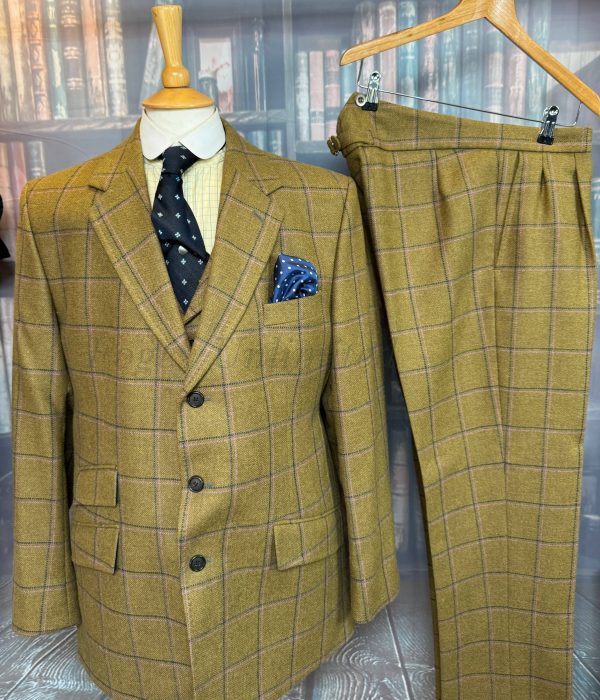 A Stunning Bespoke Thomas Crown 3 piece Tweed Suit Chest 40"/102cm. Waist 36"/91cm waist (Ref:Crown40) - Image 3