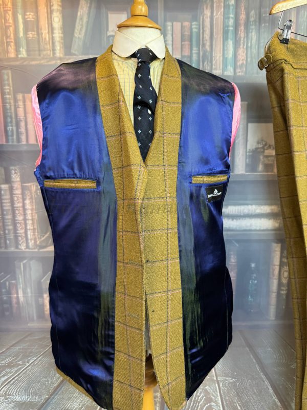 A Stunning Bespoke Thomas Crown 3 piece Tweed Suit Chest 40"/102cm. Waist 36"/91cm waist (Ref:Crown40) - Image 12