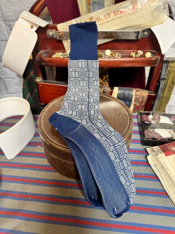 Vintage Nylon/Polyester Navy patterned socks Size 6-11 (ref:EXBS) - Image 6