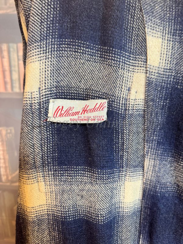 Wonderful Vintage Dressing Gown. Wool. Size Large  approx 42"/107cm Chest (Ref:WHEDD) - Image 4