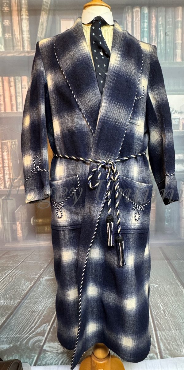 Wonderful Vintage Dressing Gown. Wool. Size Large  approx 42"/107cm Chest (Ref:WHEDD)