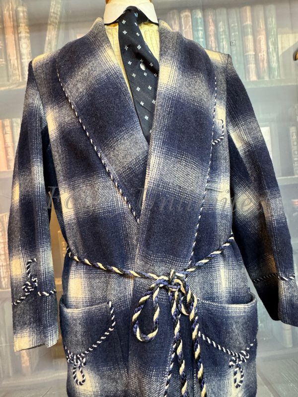 Wonderful Vintage Dressing Gown. Wool. Size Large  approx 42"/107cm Chest (Ref:WHEDD) - Image 9