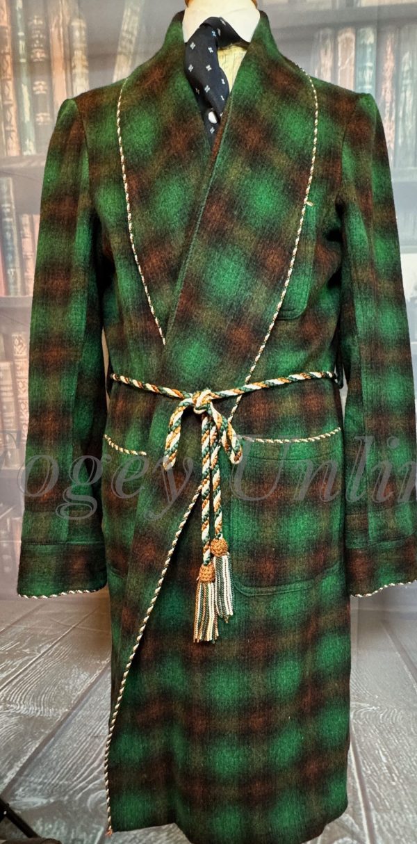 Wonderful Vintage Dressing Gown. Wool. Size Large  approx 40"/102cm Chest (Ref:SPIN)
