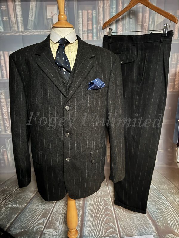 Beautiful Heavyweight Chalkstripe 3 piece Suit Chest 40"/102cm. Waist 32"/81cm  (PKMCH40)