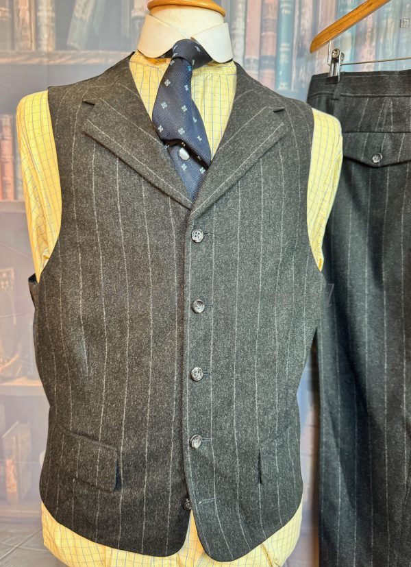 Beautiful Heavyweight Chalkstripe 3 piece Suit Chest 40"/102cm. Waist 32"/81cm  (PKMCH40) - Image 6