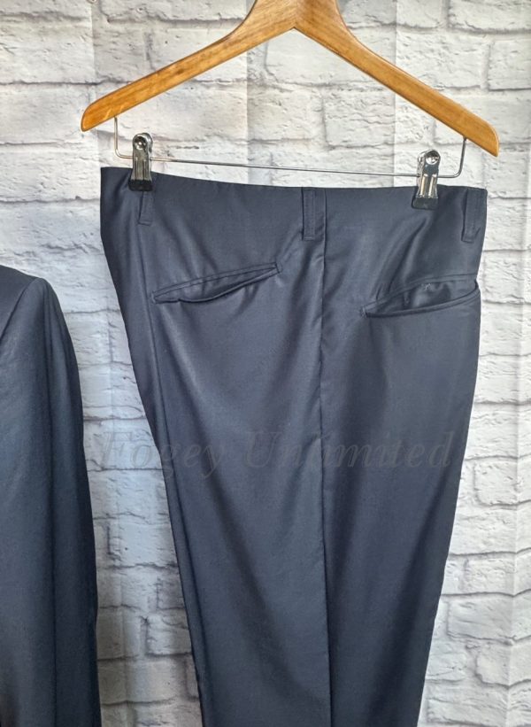 William Hunt Modern Summer weight 3 Piece Suit Chest 40"/102cm. Waist 34"/87cm. Leg 32"/81cm. (Ref:PKWH40) - Image 6