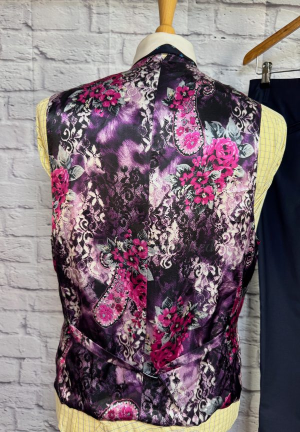 William Hunt Modern Summer weight 3 Piece Suit Chest 40"/102cm. Waist 34"/87cm. Leg 32"/81cm. (Ref:PKWH40) - Image 14