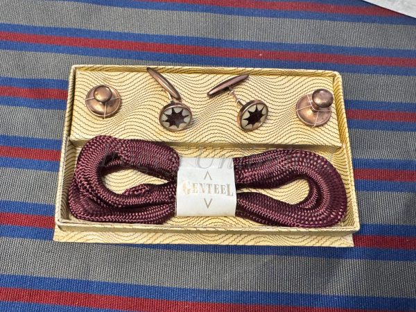 Vintage Gentleman's Accessory Set. Armbands Collar Studs and Cufflinks set by Genteel