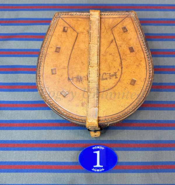 A Vintage Leather Collar Box. Storage for your Detachable Collars.  (CB3) - Image 2