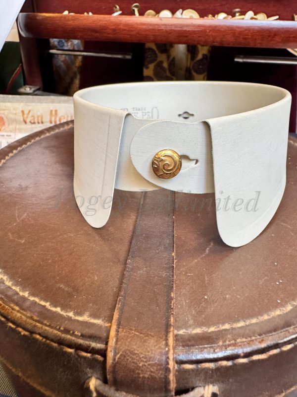 Brand New Old Store stock Celluloid Stiff Detachable Collar. Style Ideal by Peo. Size 14"