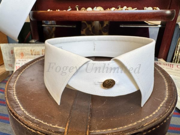 Brand New Old Store stock Starched Stiff Detachable Collar. Style Lyric . Size 15"
