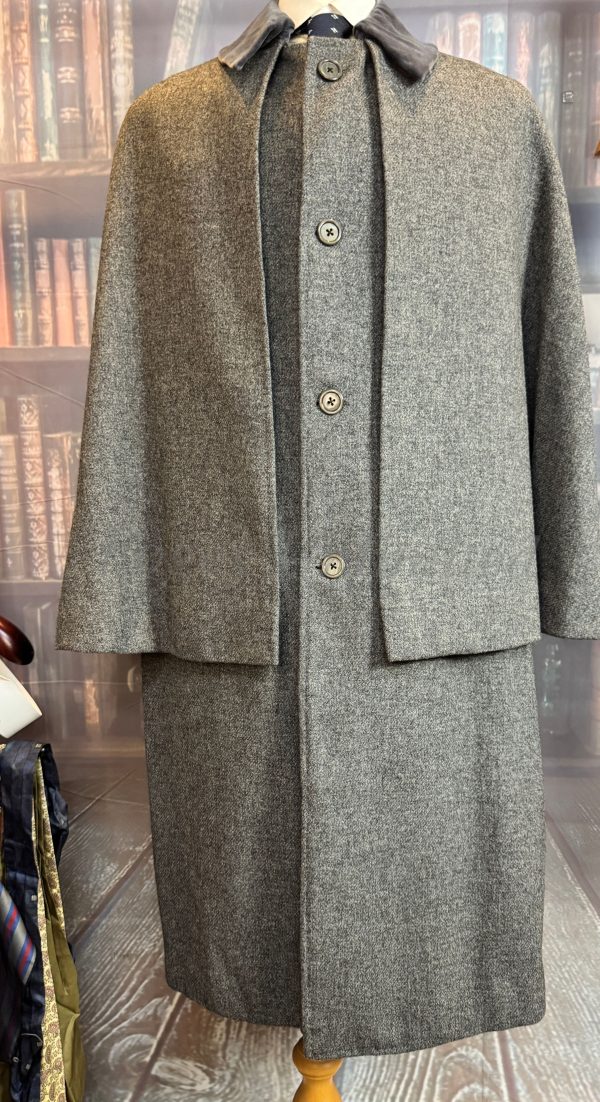 Vintage Bespoke Gentleman's Inverness Cape or Ulster Cape by Connock & Lockie . 44-46"/112-117cm Chest - Image 3