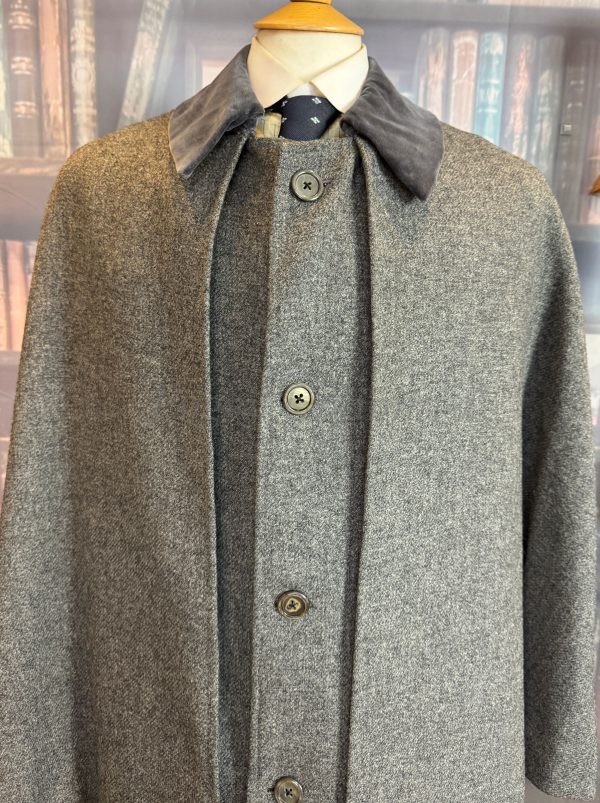 Vintage Bespoke Gentleman's Inverness Cape or Ulster Cape by Connock & Lockie . 44-46"/112-117cm Chest - Image 4