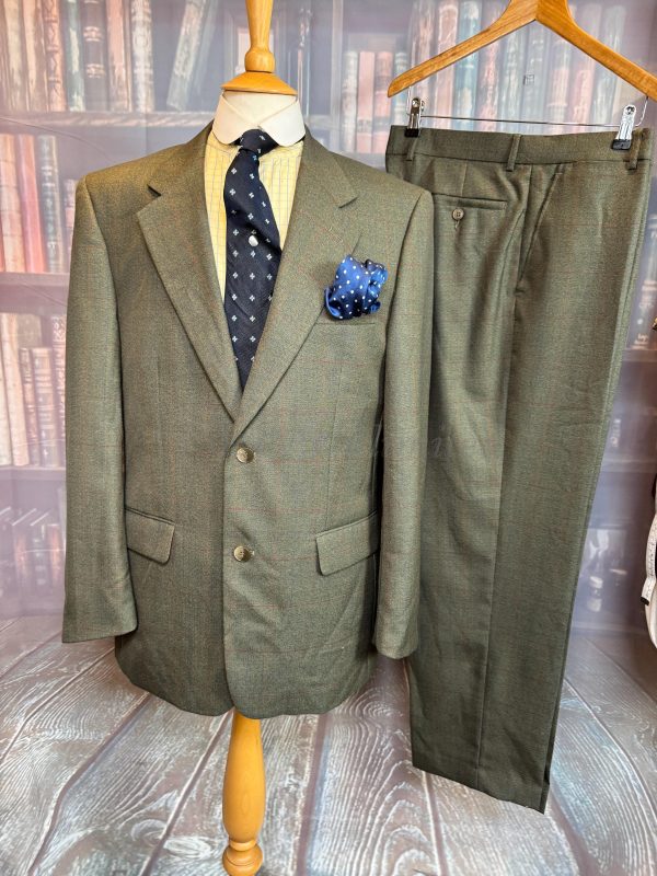 Brook Taverner 2 Piece Lightweight Suit.  40C/35W/32L (PKBT40)