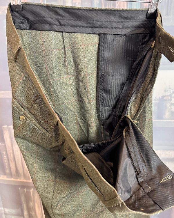 Brook Taverner 2 Piece Lightweight Suit.  40C/35W/32L (PKBT40) - Image 14