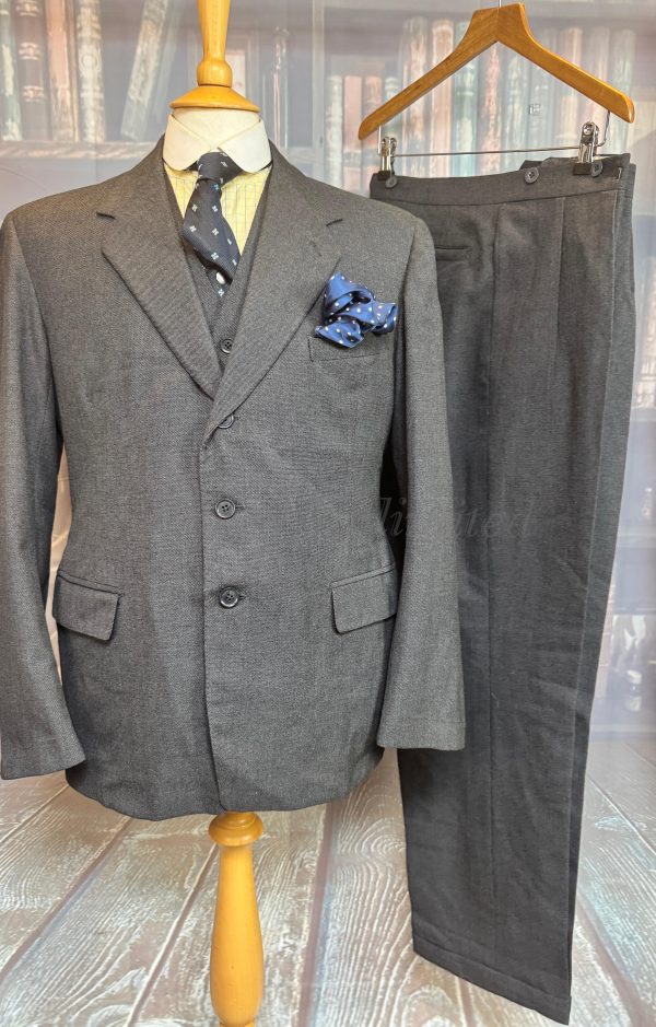 Vintage 3 Piece Bespoke Heavyweight Suit Dated 1960. Jothams Cardiff 38C/35W/31.5L (PKJTH)