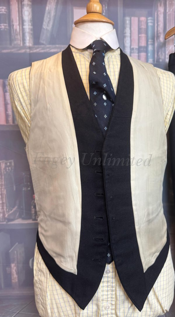 Vintage Squires 3 Piece Double Breasted Suit.  38C/34W/30.5L (PKSQ38) - Image 10