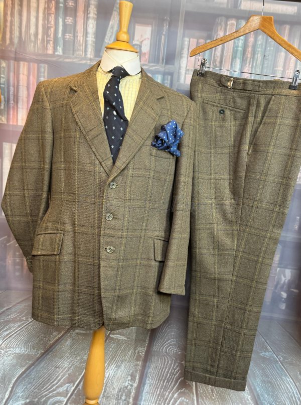 Super Heavyweight 2 Piece Tweed Suit Chest 42"/107cm. Waist 35"/89cm Leg 30"/76cm (KEL42G)