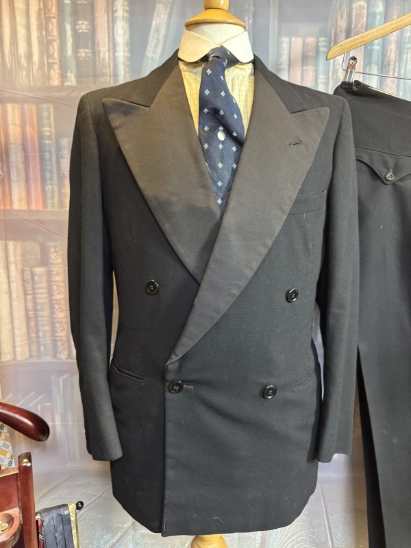 Vintage 3 Piece Tuxedo Dinner Suit  38C/34W/31L (DSCH38) - Image 4
