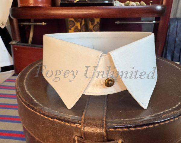 Brand New Old Store stock Starched Stiff Detachable Collar. Style Turning Point . Size 14"